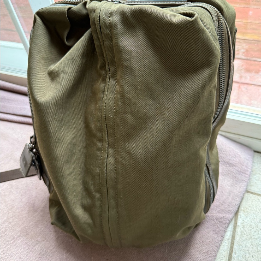 Olive Green Caraa studio 2 Bag